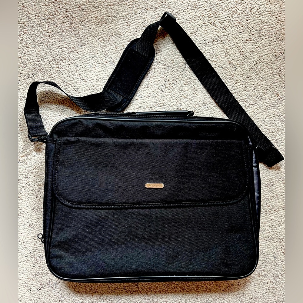 NWOT Targus Laptop Bag Messenger Bag
